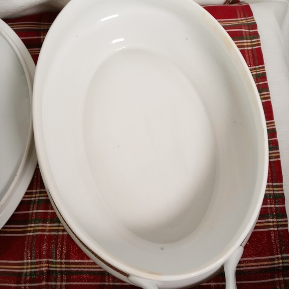 Vintage TK Thun Czechoslovakia Oval Covered Vegetable Dish - Pattern Gold Black - Picture 6 of 12